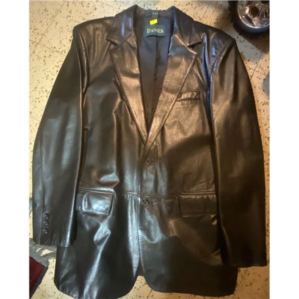 Mens Danier Leather Size Medium Leather Blazer