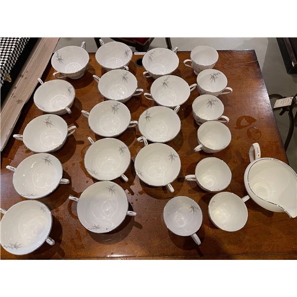 Royal Standard Fine Bone China Set 19 Soup Gravy Boat & 7 Tea Cups