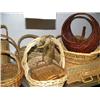 Image 3 : Lot of 19 baskets and 1 stuffed bunny doll (172)