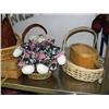 Image 4 : Lot of 19 baskets and 1 stuffed bunny doll (172)