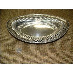 Sterling silver serving dish with decorative edge (172)