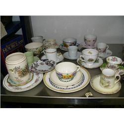 Lot of mismatched saucer and teacup sets (172)