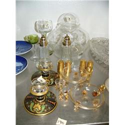 Lot of various pieces of glass ware, candle sticks, salt and pepper shakers (172)