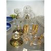 Image 1 : Lot of various pieces of glass ware, candle sticks, salt and pepper shakers (172)