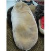 Image 3 : Lot of 2: Eskimo mukluks, old and worn (178)