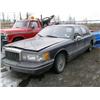 Image 1 : 1992 Lincoln Town Car, full leather interior, power everything, odometer: 112,664, has fuel injected