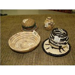 Lot of 4 baskets: teacup, basket with lid, cup and saucer, small tray (178)