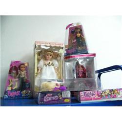 Lot of 7 collectable dolls (158)