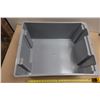 Image 2 : BAC EN PLASTIQUE 19.5"x15.5"x13" RUBBERMAID