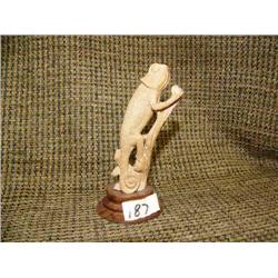 Imported lizard on wood base 4" tall (33)