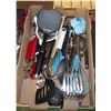 Image 1 : FLAT OF KITCHEN UTENSILS