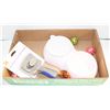 Image 1 : BOX OF KITTY SUPPLIES
