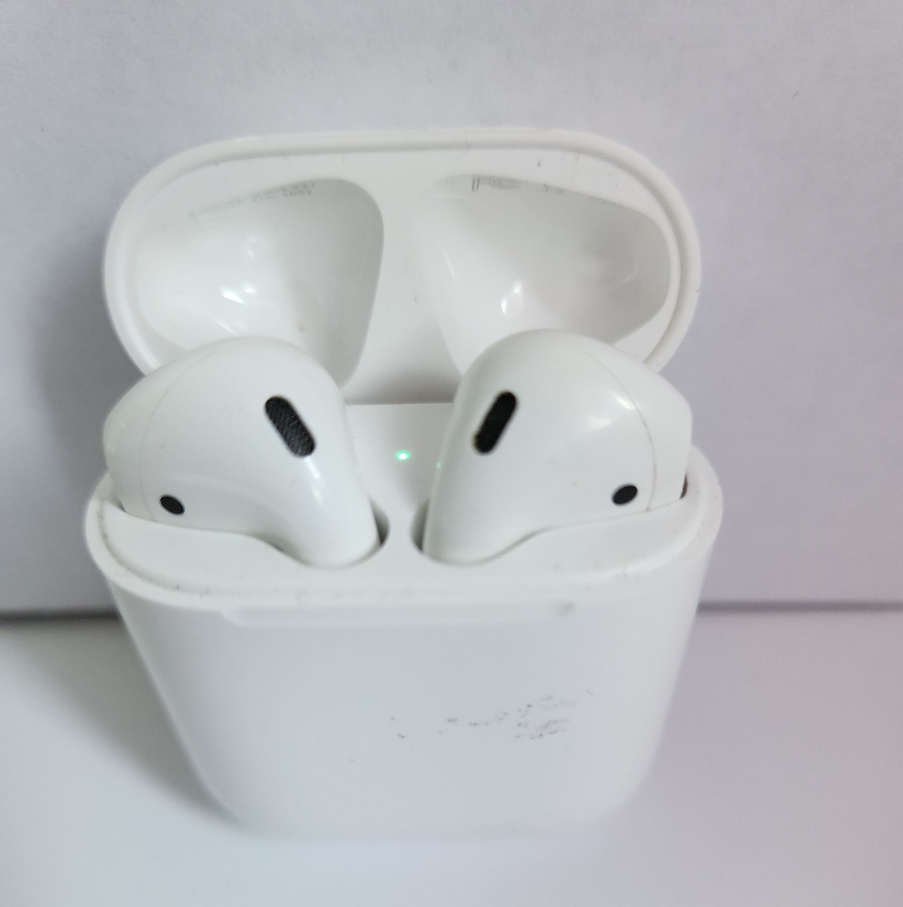 APPLE AIRPODS 2ND GEN