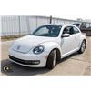 Image 1 : 2015 VOLKSWAGEN BEETLE TDI
