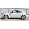 Image 8 : 2015 VOLKSWAGEN BEETLE TDI