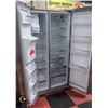 Image 2 : FRIDGIDAIRE GALLERY ST. STEEL SIDE X SIDE FRIDGE