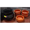 Image 1 : 5 PLANTER CLAY POTS AND BACAK KETTLE