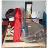 Image 1 : PALLET OF BEACH ITEMS