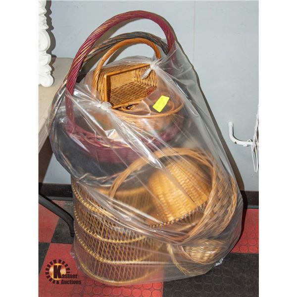 BASKET DECOR LOT