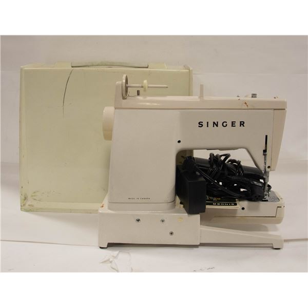 SINGER SEWING MACHINE