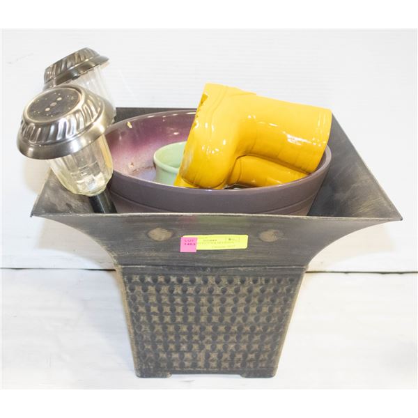 4 PLANTERS PLUS SOLAR LIGHTS