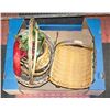 Image 1 : COLLECTION OF BASKETS AND DISPLAY ITEMS