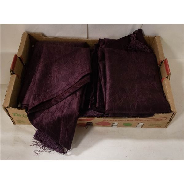 BOX WITH 9 WINE COLOURED VALANCES WITH