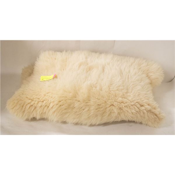 SPRING LAMB - LAMBSKIN 42X24 INCH
