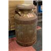 Image 1 : VINTAGE MILK CHURN