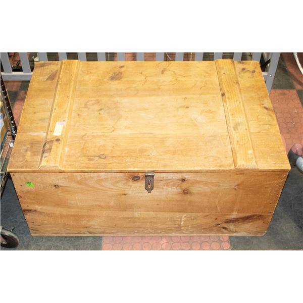 WOOD CHEST 16"X23"X36"