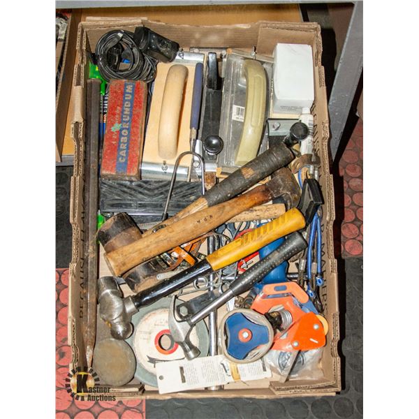 TRAY OF SHOP TOOLS