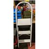 Image 1 : THREE FOOT STEP-LADDER