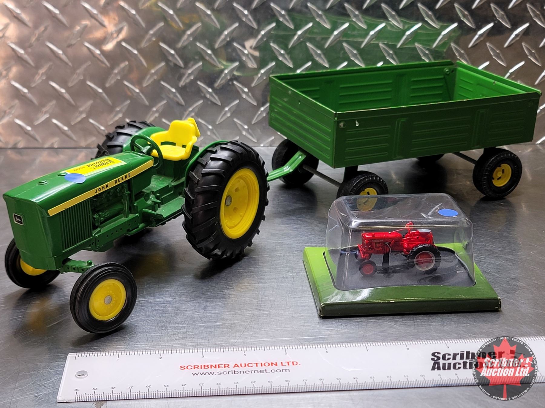 John Deere Tractor w/Wagon (Scale 1:16) (Erlt) & Farmall Cub (Scale 1: ...