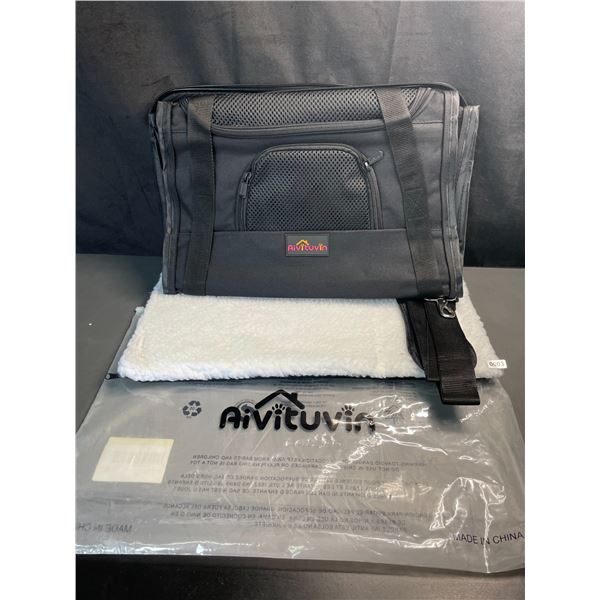 Lot of 1 Aivituvin Collapsible Cat/Dog Carrier - Brand New