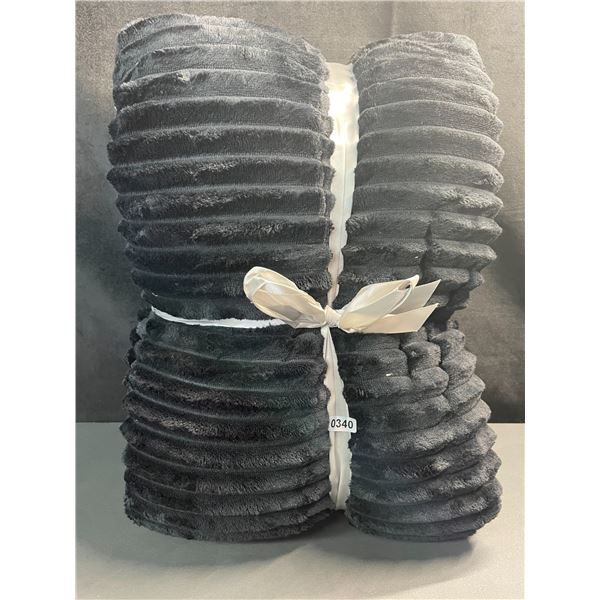 Lot of 1 Large Black Plush Sherpa Blanket - New