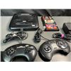 Image 5 : Lot of 1 Sega Genesis Console with 2 Controllers, 3 Games & Cord - Used - Powers On