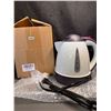 Image 1 : Lot of 1 Portable 12v Electric Kettle for Vehicles