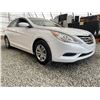 Image 8 : D2 --  2013 HYUNDAI SONATA GLS, White, 154197 KM