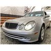 Image 2 : A12F --  2003 MERCEDES E 500 SILVER 210519 KMS