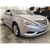 Image 8 : E3 --  2012 HYUNDAI SONATA GL SILVER 126261 KMS