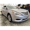 Image 8 : E3 --  2012 HYUNDAI SONATA GL SILVER 126261 KMS