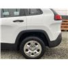 Image 25 : C6D --  2018 JEEP CHEROKEE SPORT FWD WHITE 192598 KMS  "BANK REPO"