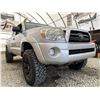 Image 8 : C6K --  2008 TOYOTA TACOMA TRD OFFROAD, EXTENDED CAB, MANUAL SILVER 212358 KMS