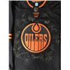 Image 2 : EDMONTON OILERS TEAM AUTOGRAPHED BLACK JERSEY GCG COA