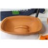Image 3 : Leviton - Quick Seat Stool - (2) Clay Baking Dishes