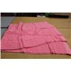 Image 4 : Blanket (50% Rayon 50% Nylon - 82" x 70")