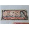 Image 2 : (2) Canadian Two Dollar Bills