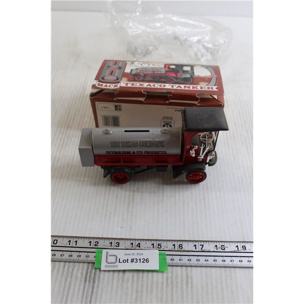 Mack Texaco Tanker Display