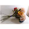 Image 4 : Bouquet of Faux Flowers
