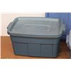 Image 3 : *(2) Rubbermaid Totes w/3 Lids